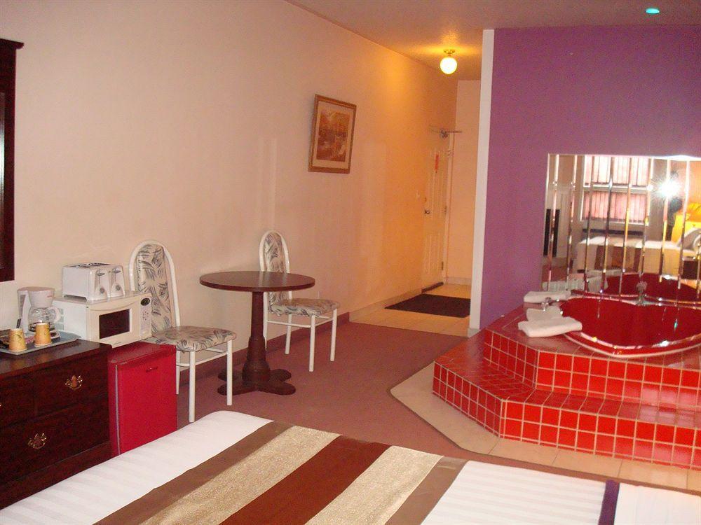 Grewals Inn And Suites ไนแอการาฟอลส์ ภายนอก รูปภาพ